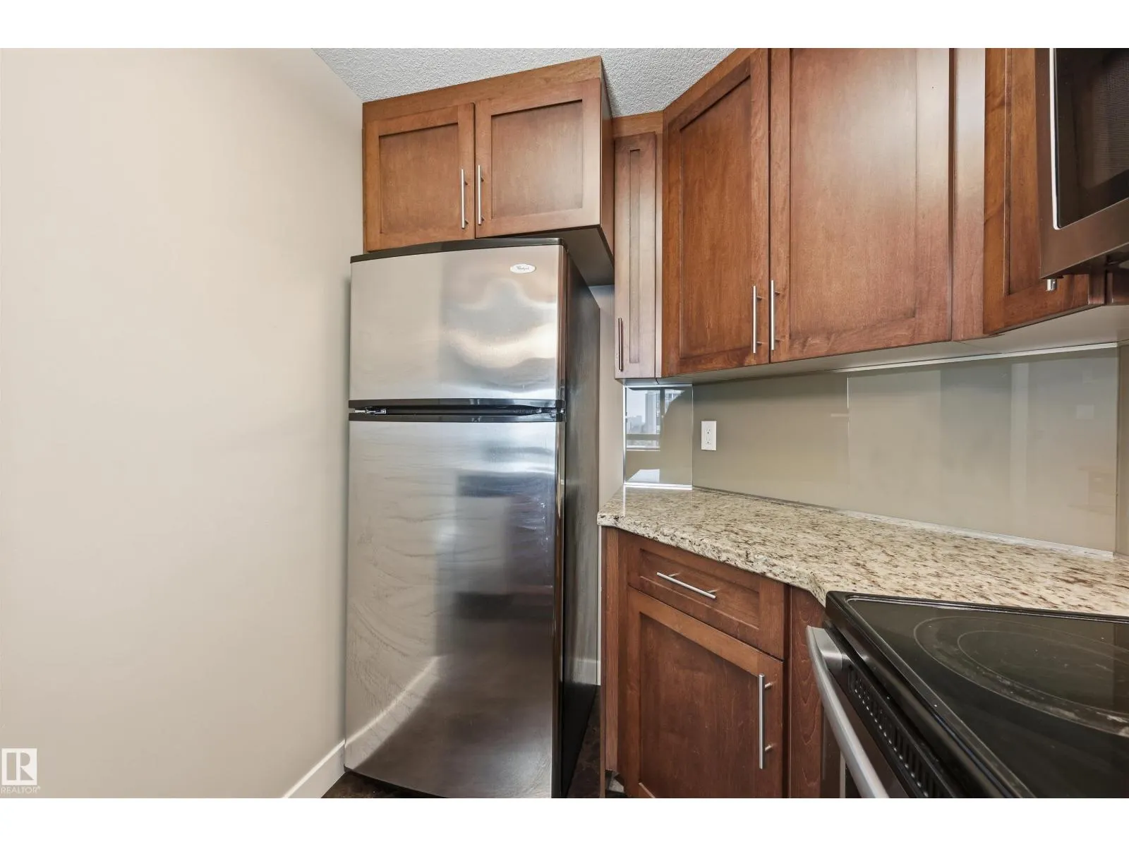 #805 10055 118 ST NW