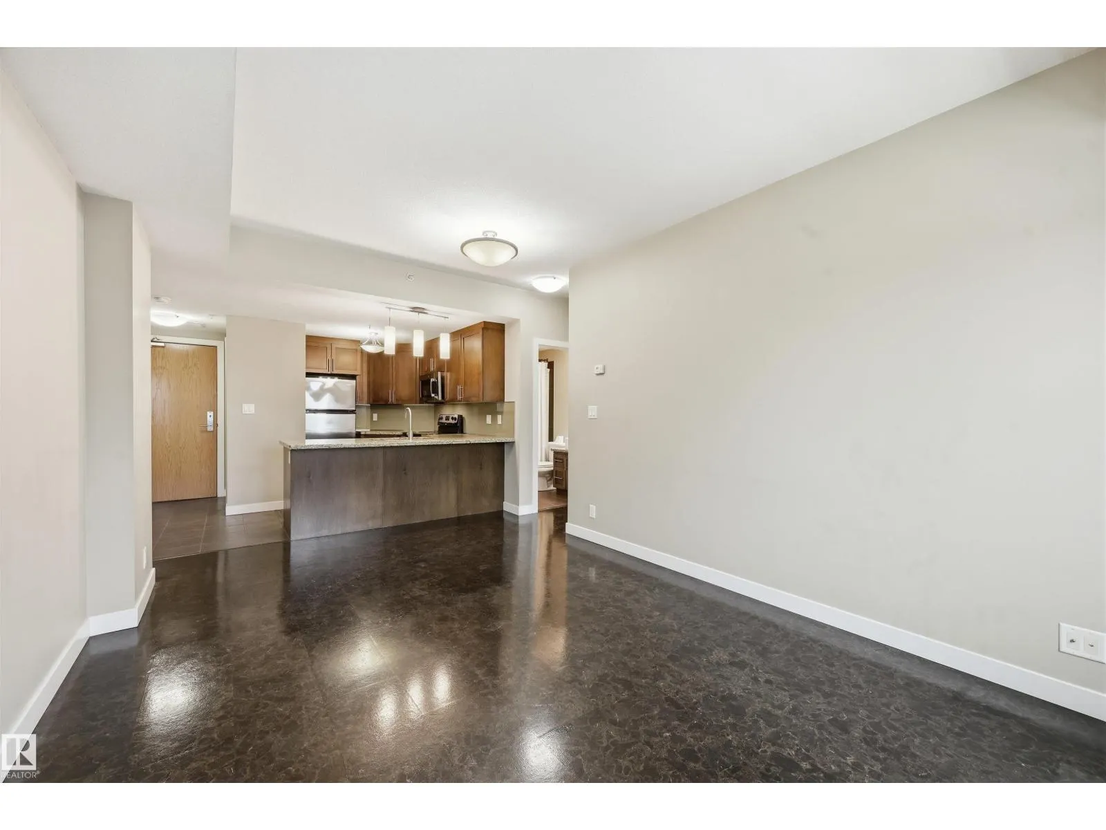 #805 10055 118 ST NW