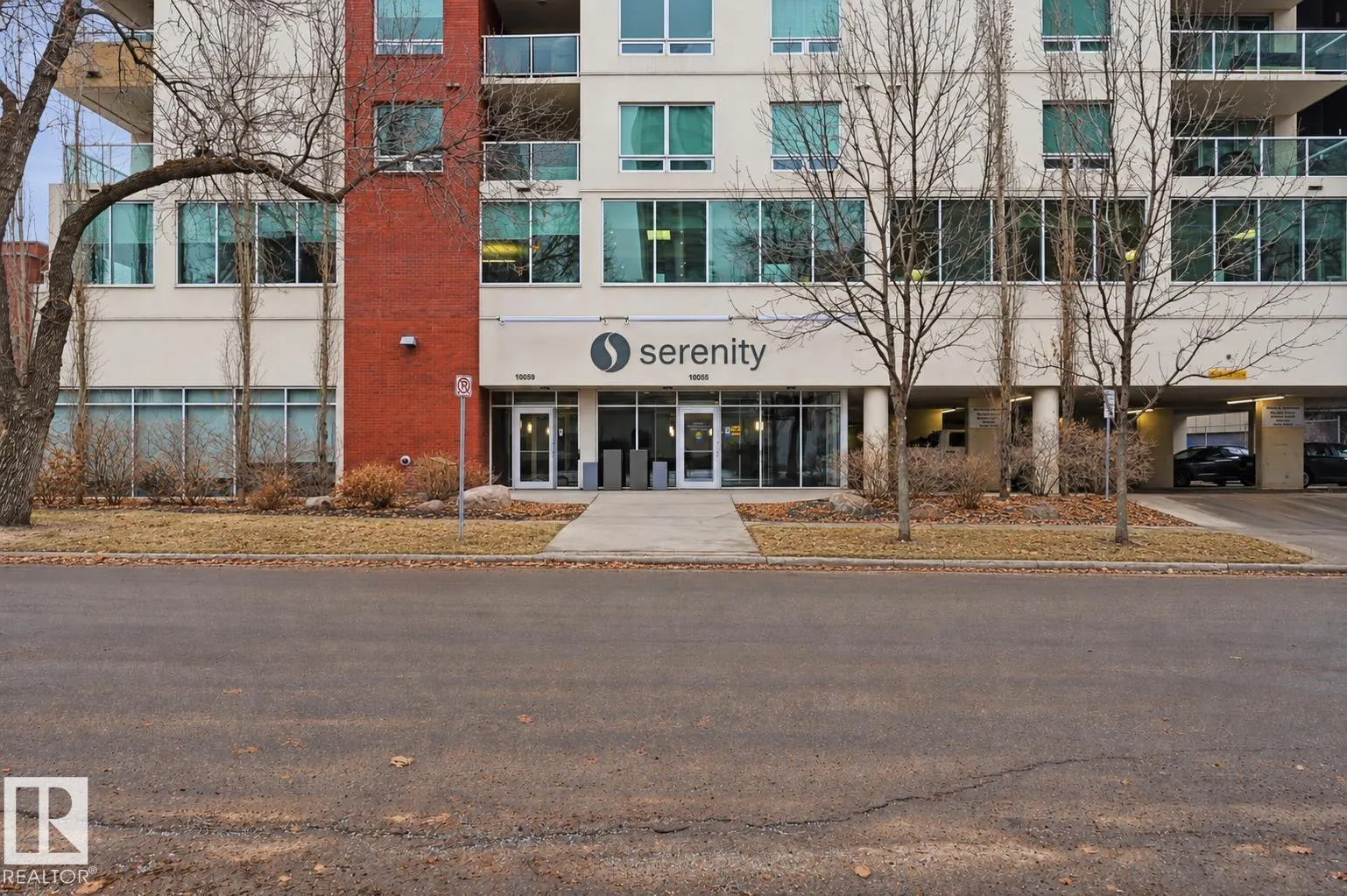 #805 10055 118 ST NW