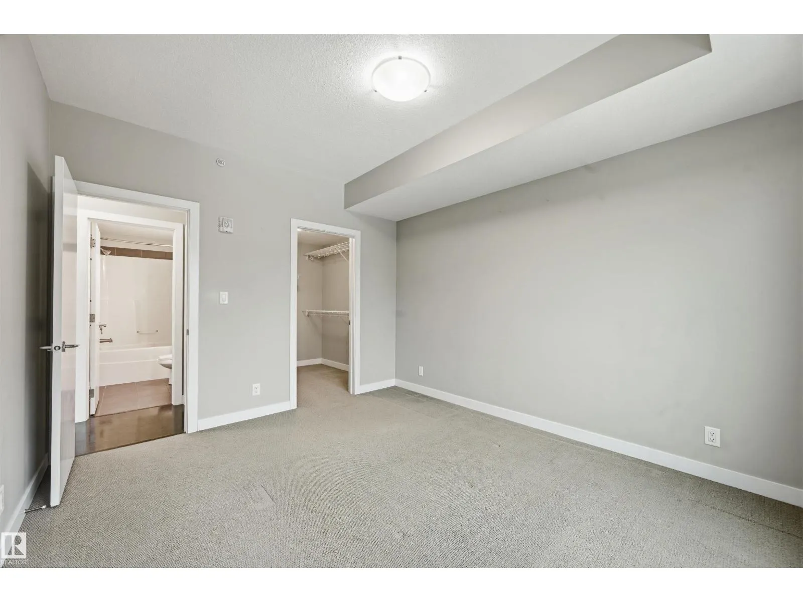 #805 10055 118 ST NW