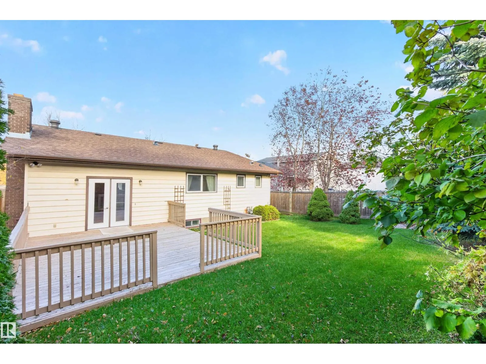 7 LANGHOLM DR