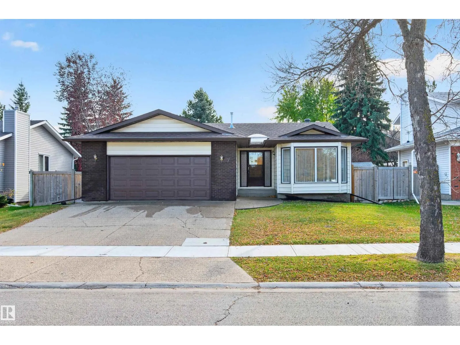 7 LANGHOLM DR