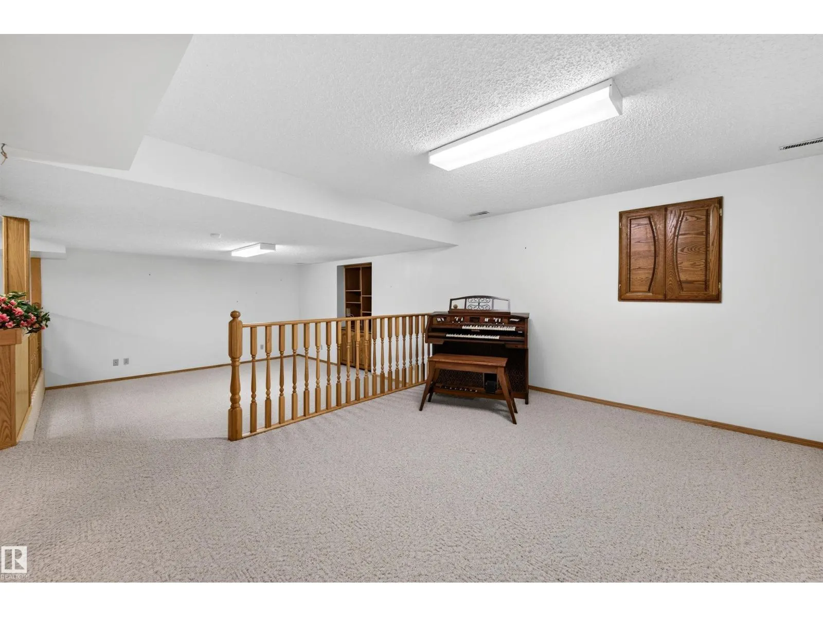 7 LANGHOLM DR