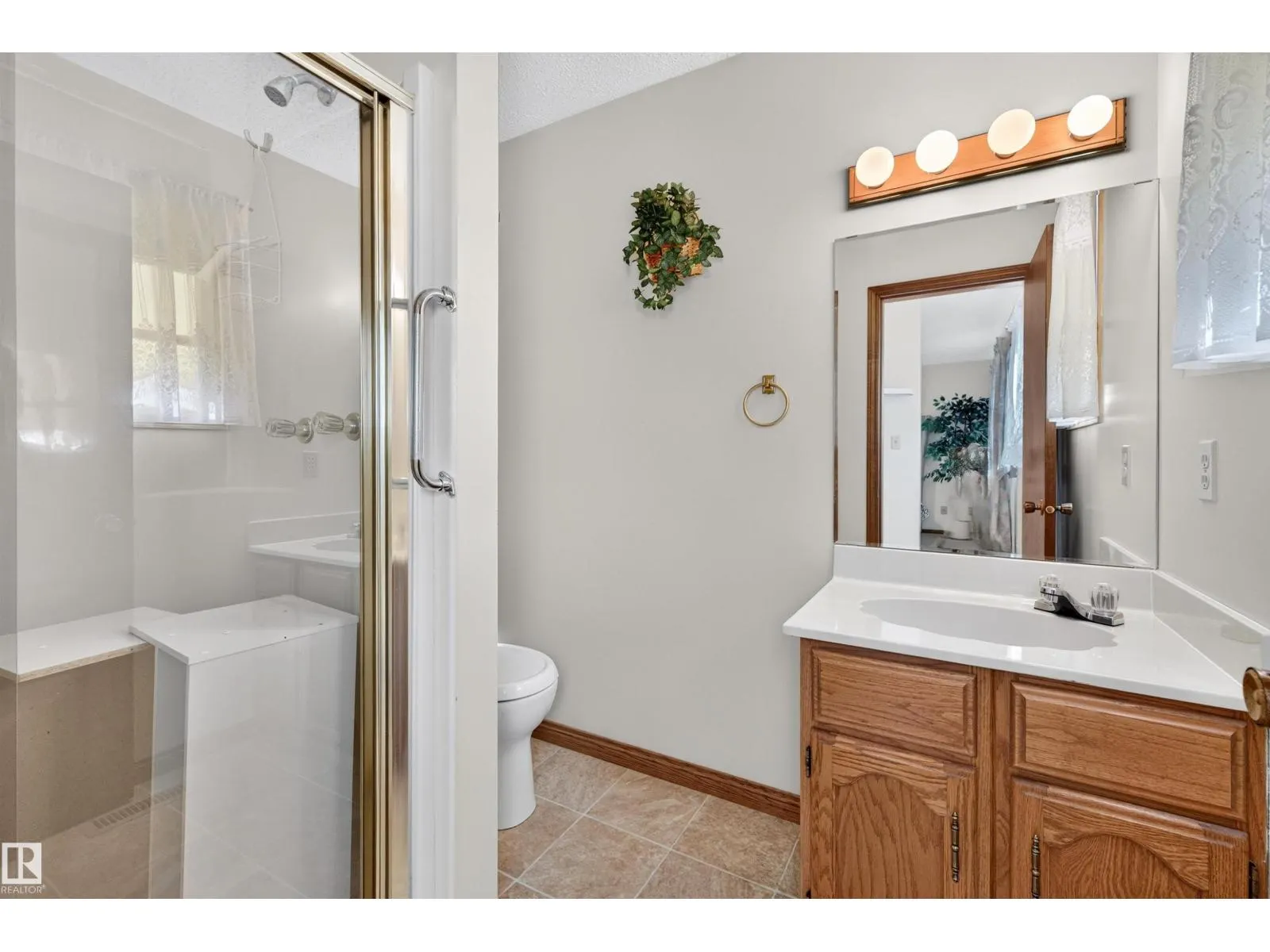7 LANGHOLM DR