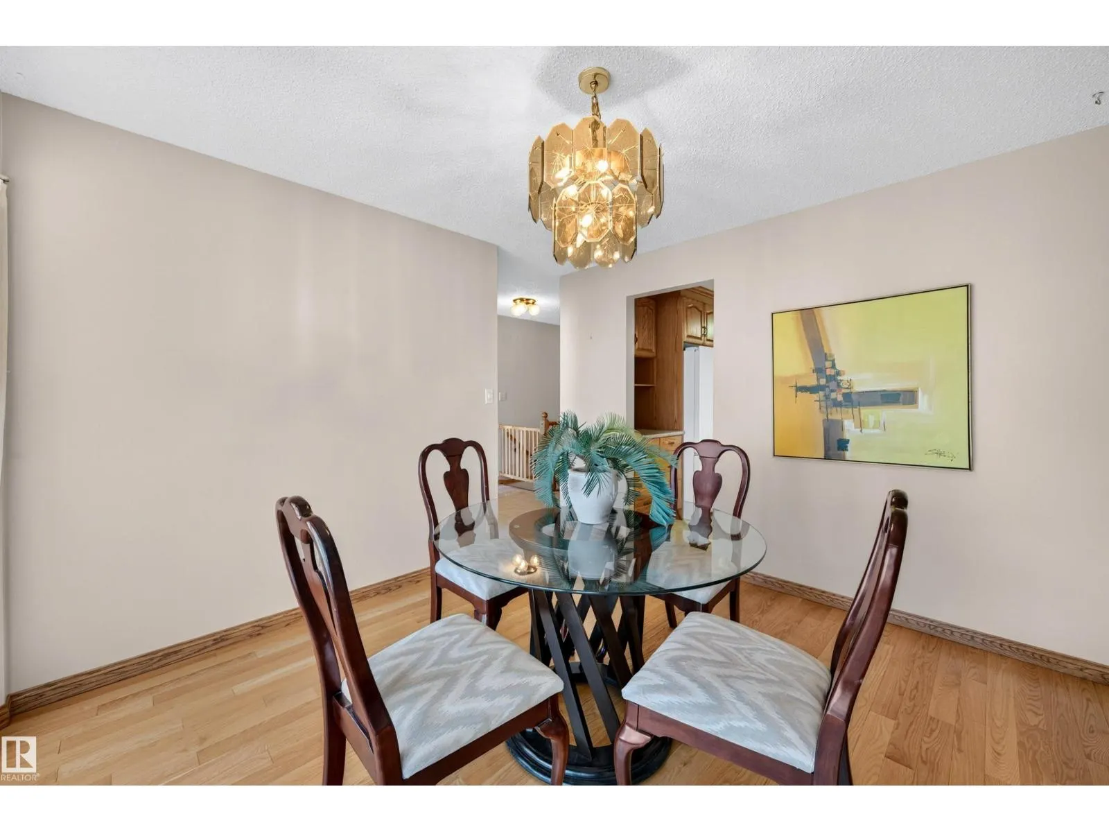 7 LANGHOLM DR
