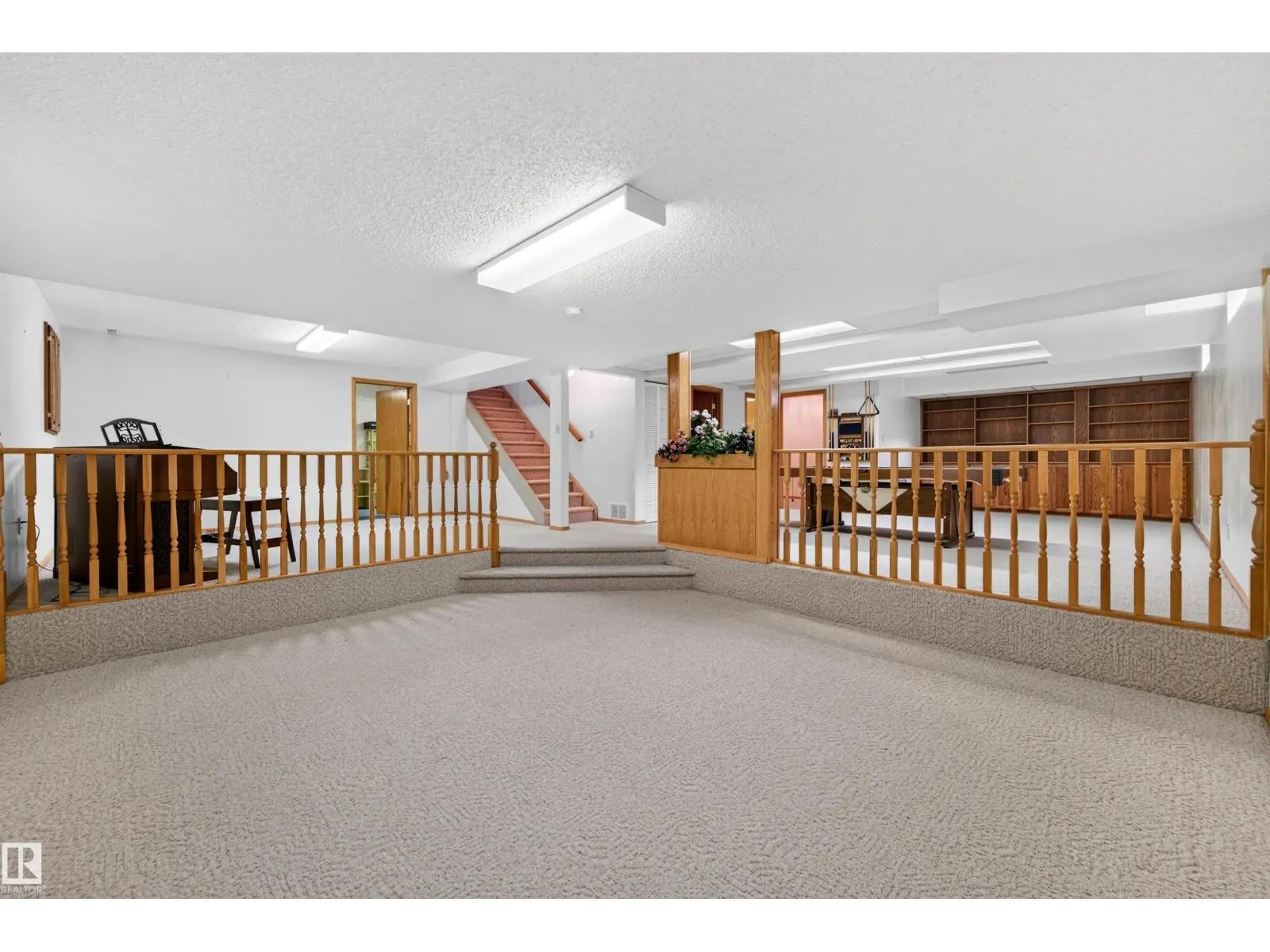 7 LANGHOLM DR