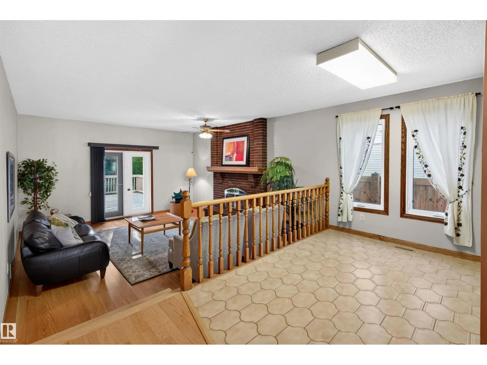 7 LANGHOLM DR