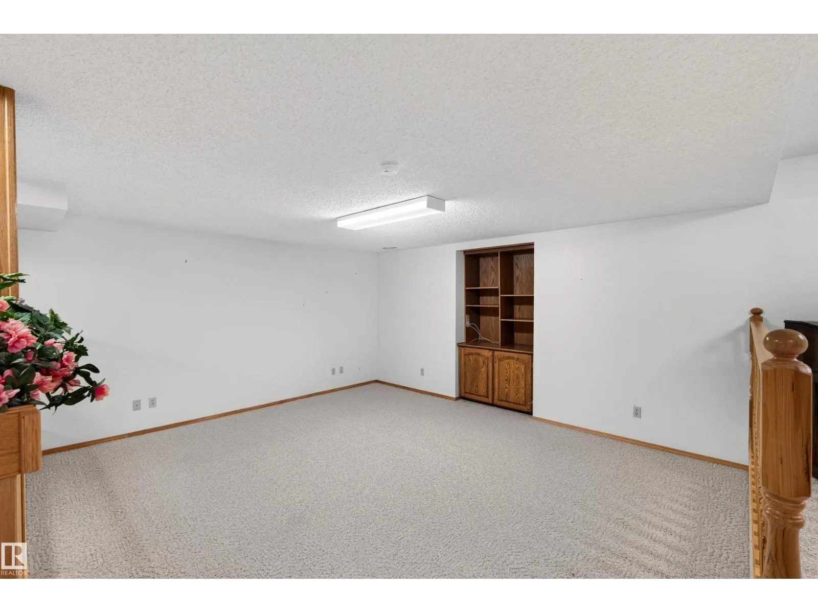 7 LANGHOLM DR