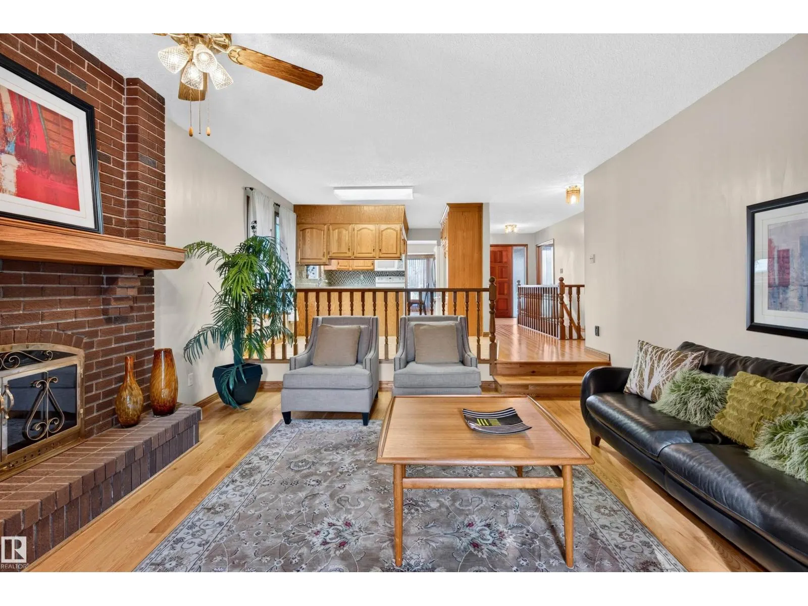7 LANGHOLM DR