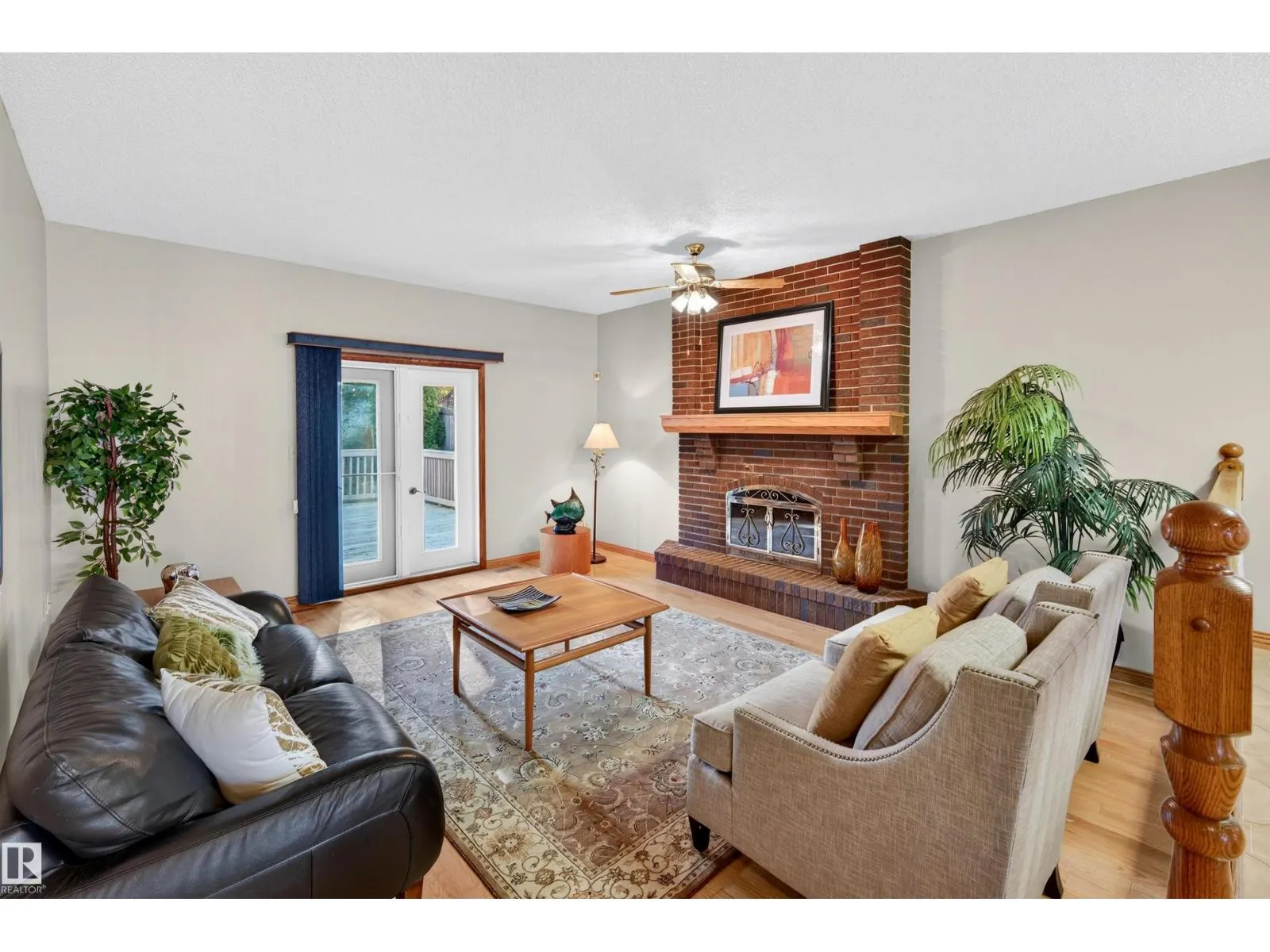 7 LANGHOLM DR