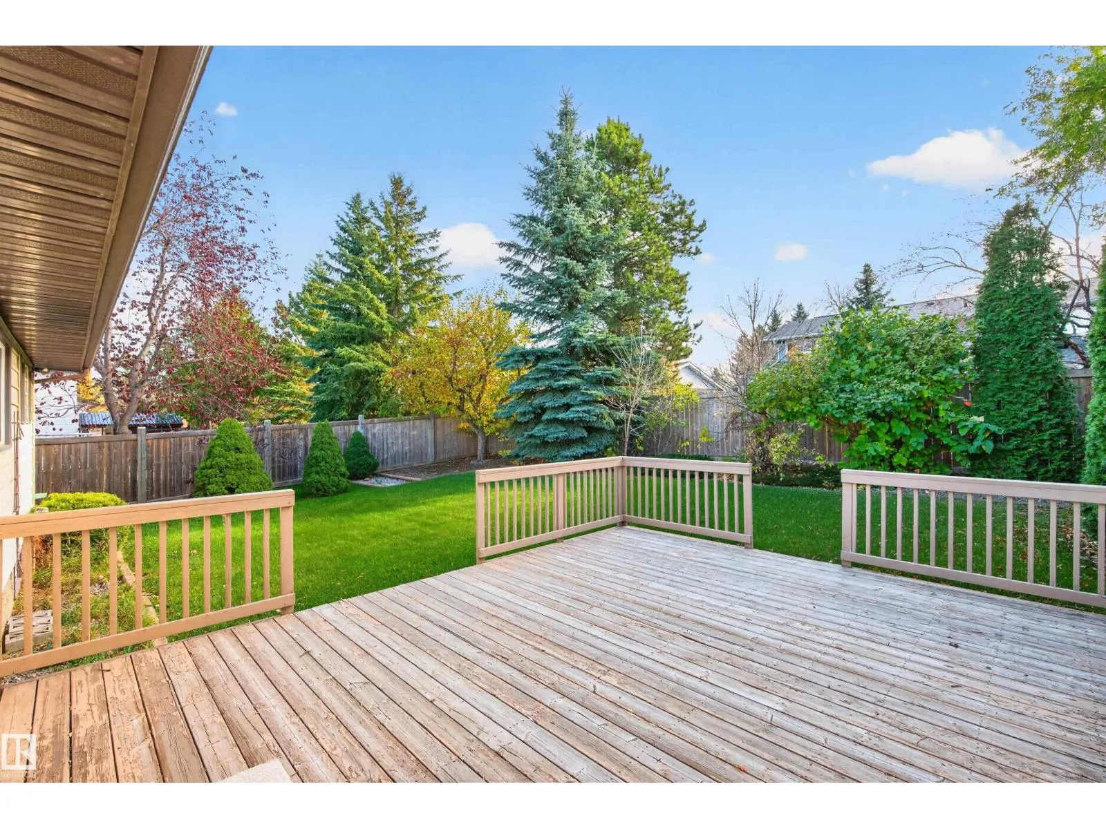 7 LANGHOLM DR