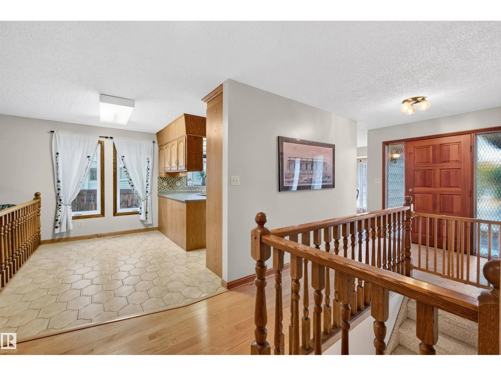 7 LANGHOLM DR