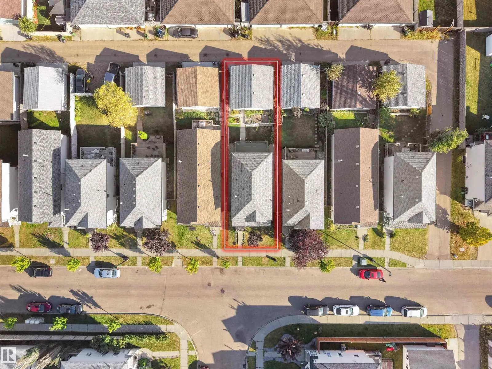3122 30 AV NW