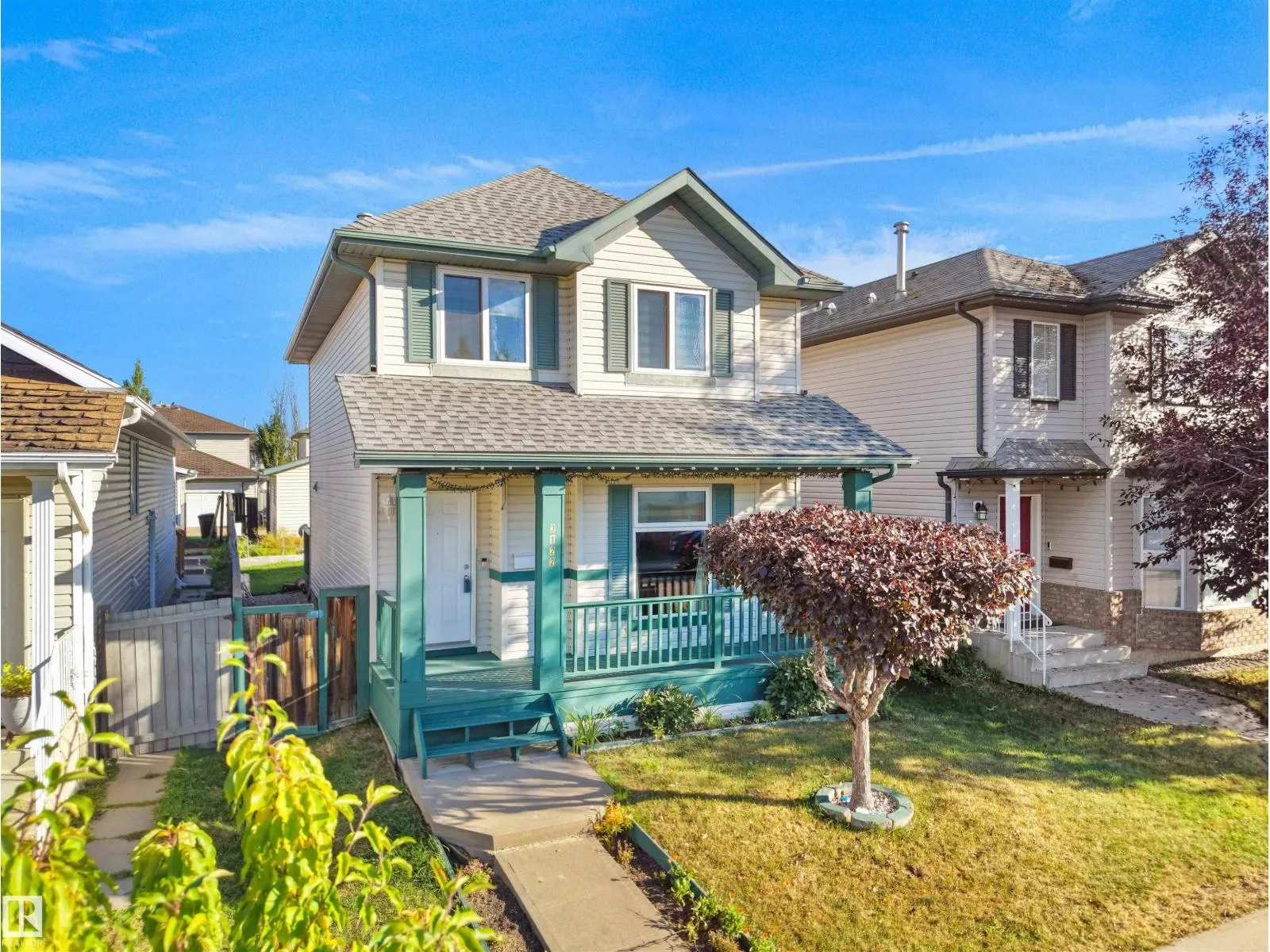 3122 30 AV NW