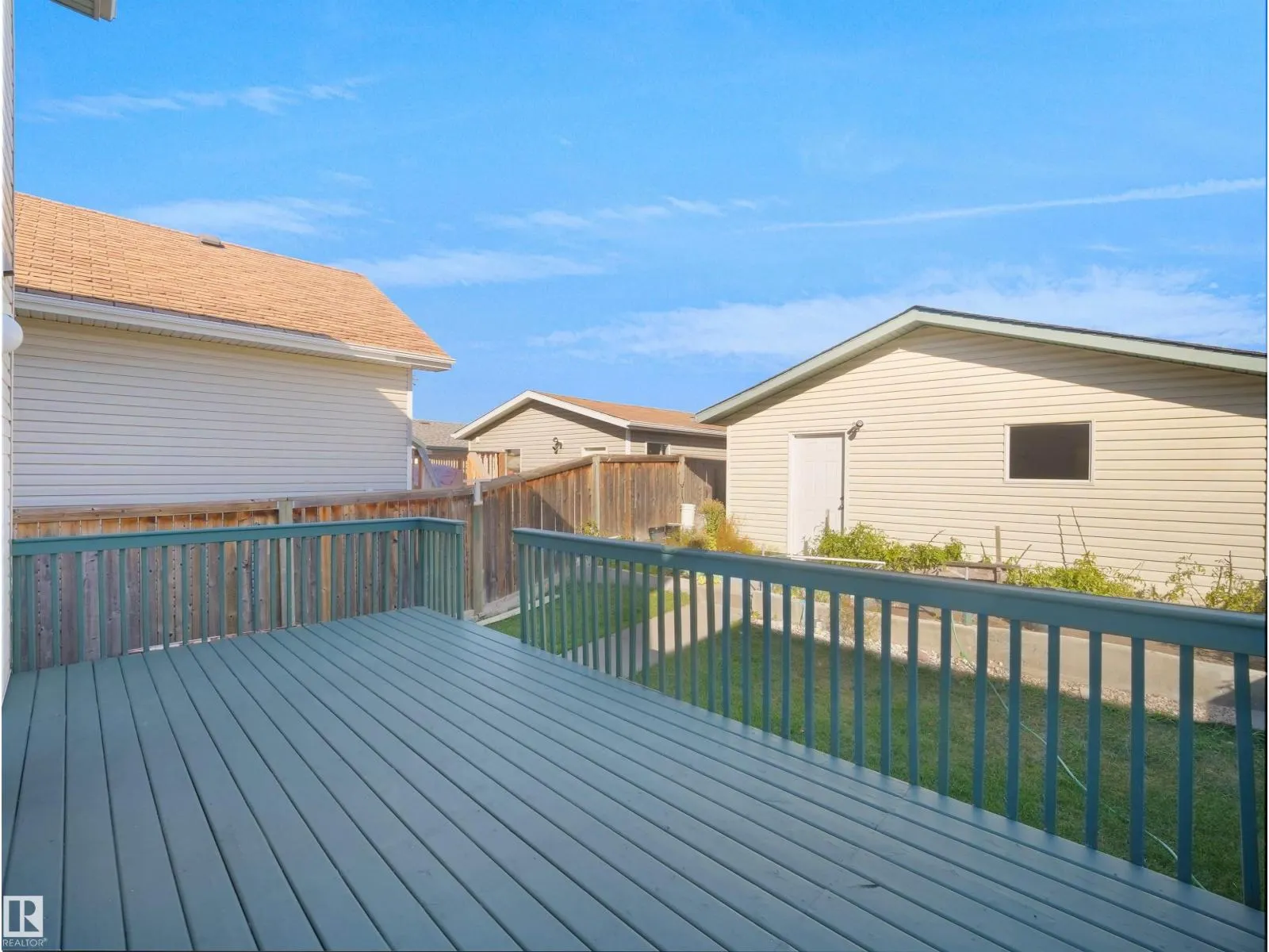 3122 30 AV NW