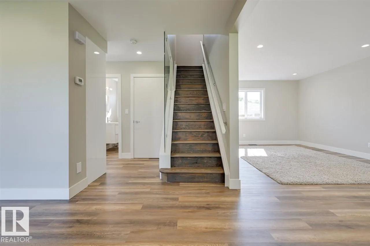 10447 52 ST NW NW