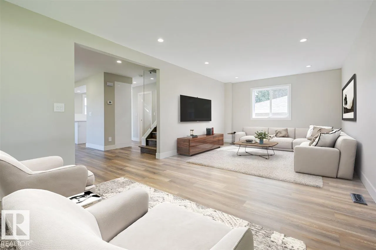 10447 52 ST NW NW