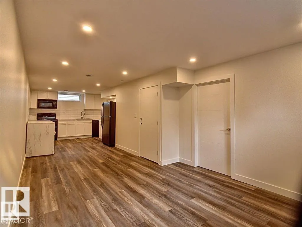 10447 52 ST NW NW