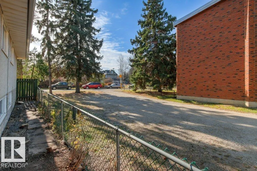 9640 74 AV NW