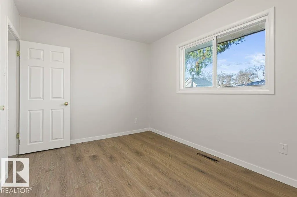 9640 74 AV NW