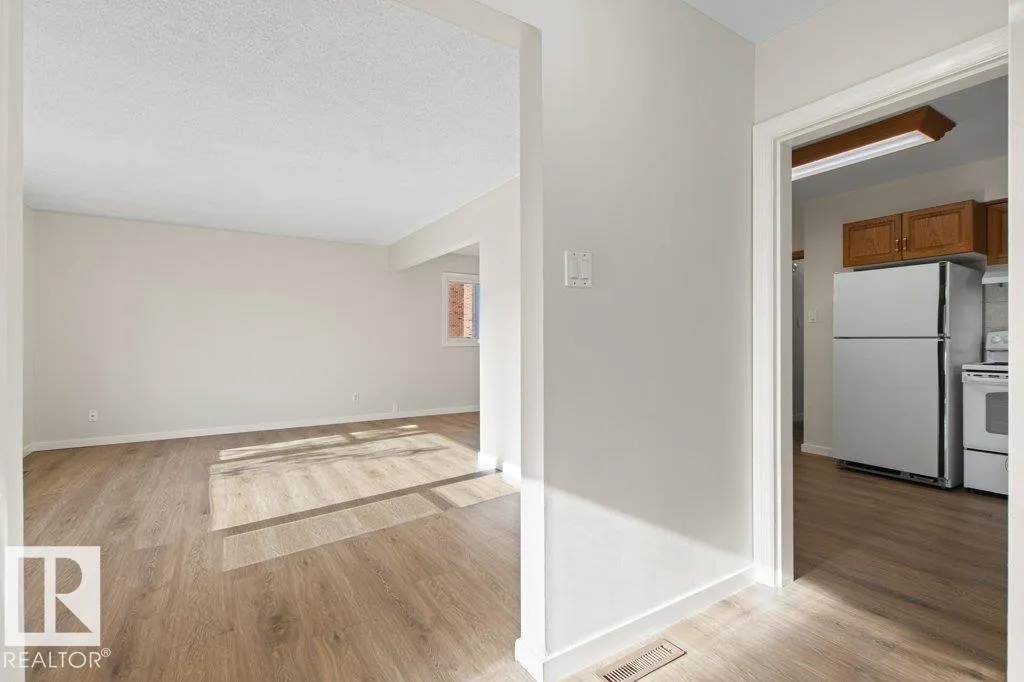 9640 74 AV NW