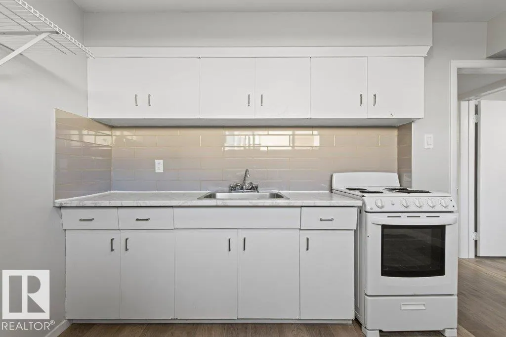 9640 74 AV NW