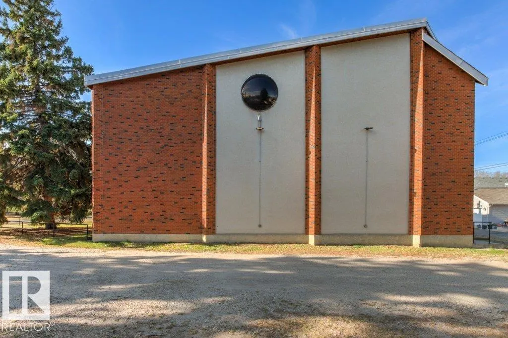 9640 74 AV NW