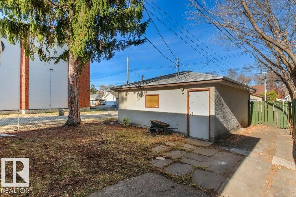 9640 74 AV NW