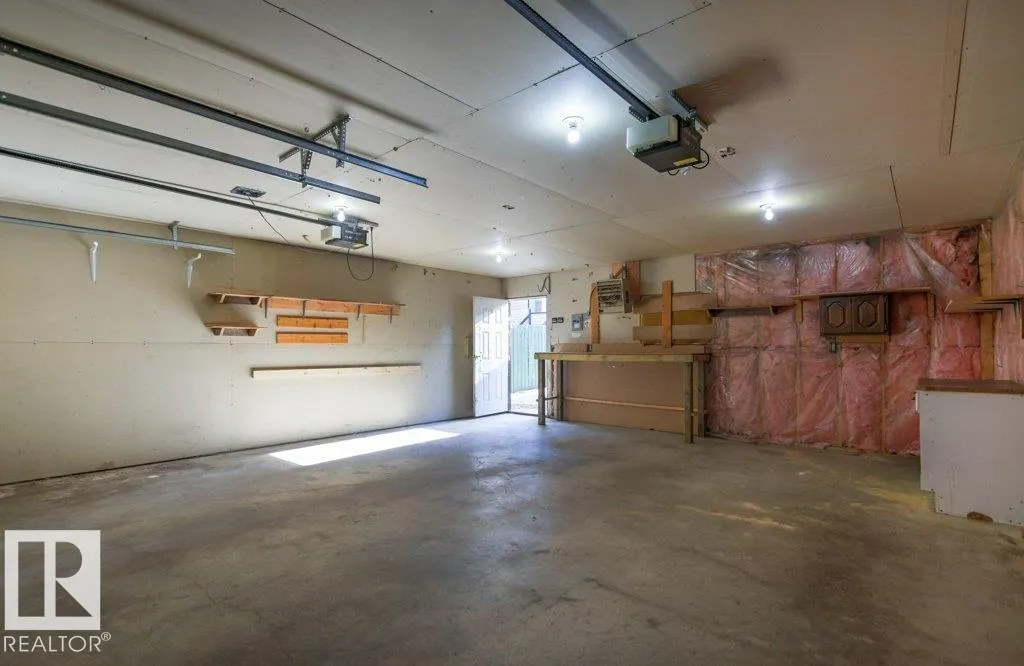 9640 74 AV NW