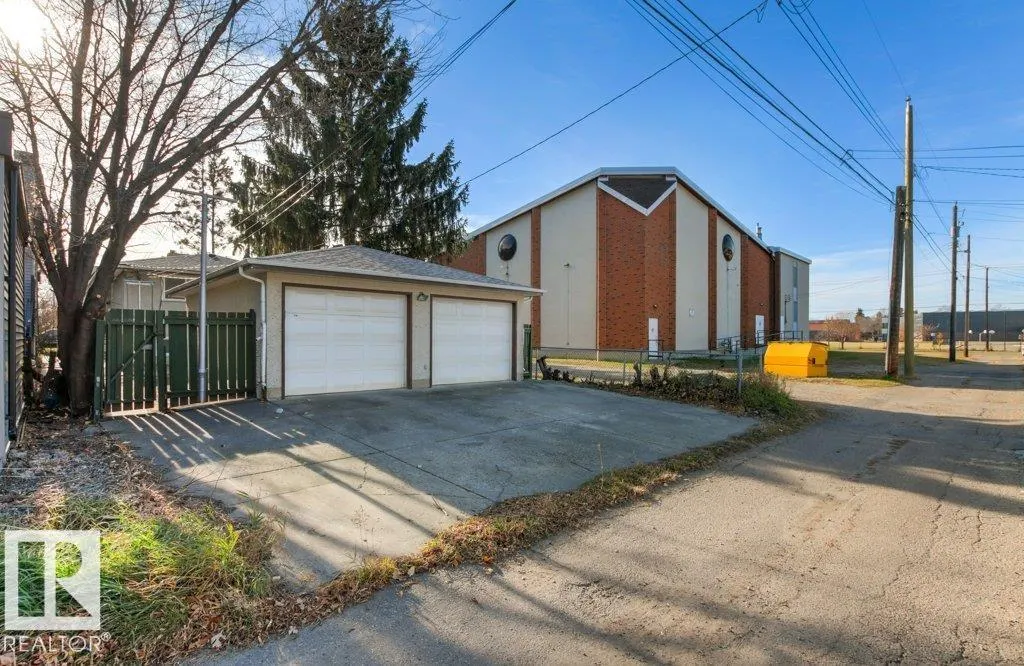 9640 74 AV NW
