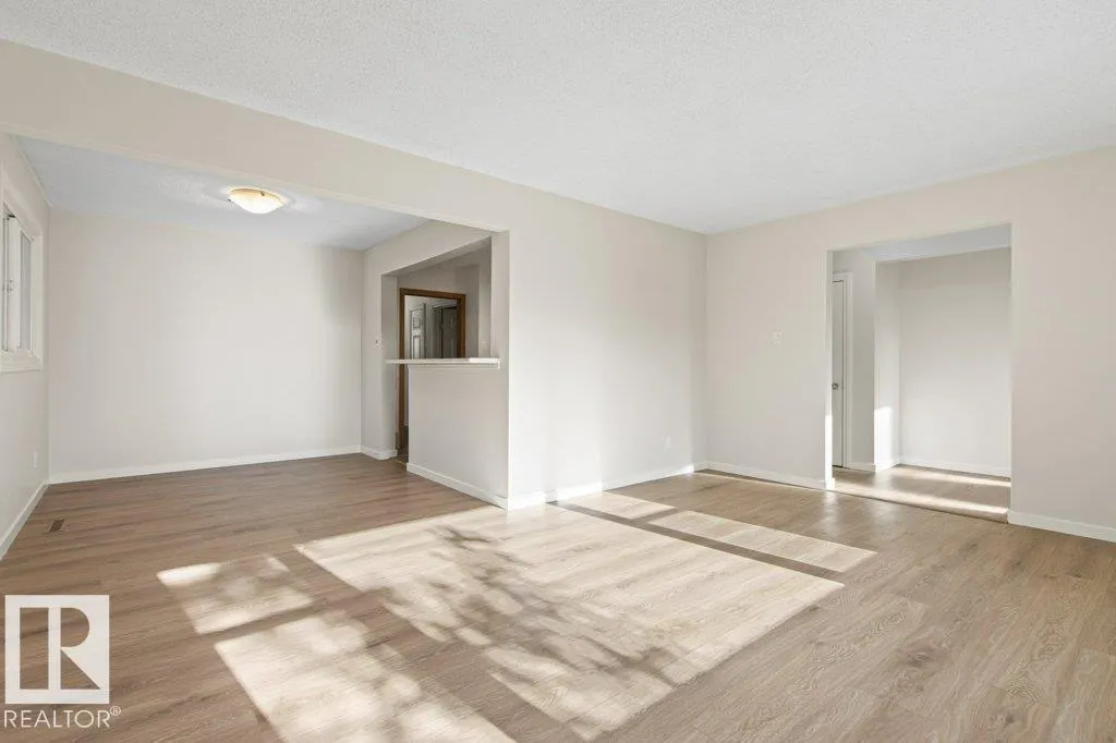 9640 74 AV NW
