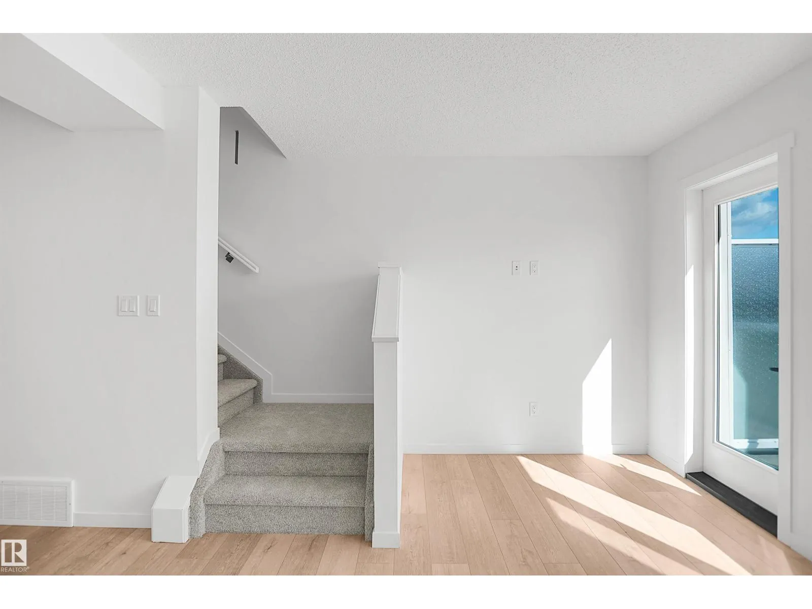 5174 RIVER'S EDGE WY NW