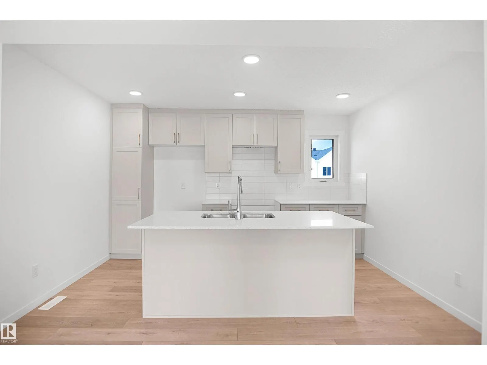 5174 RIVER'S EDGE WY NW