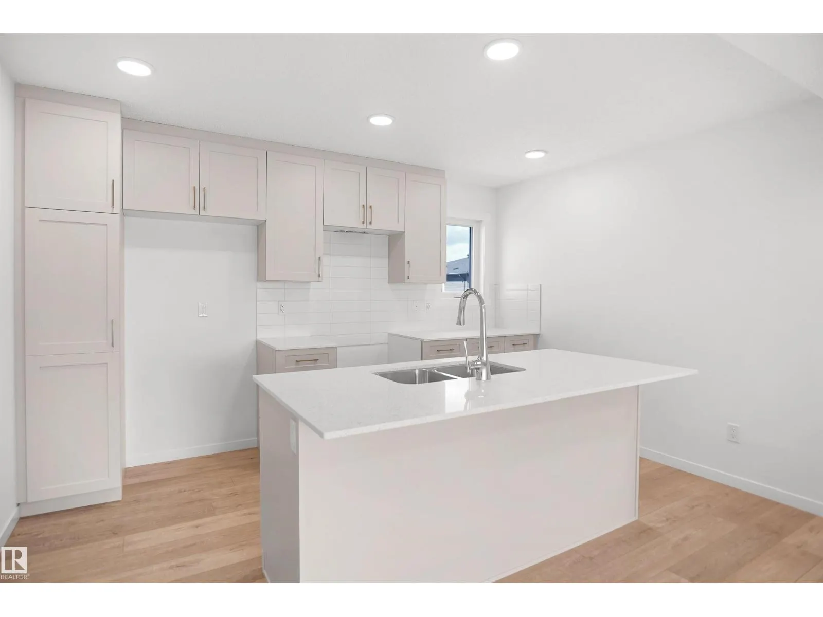 5174 RIVER'S EDGE WY NW