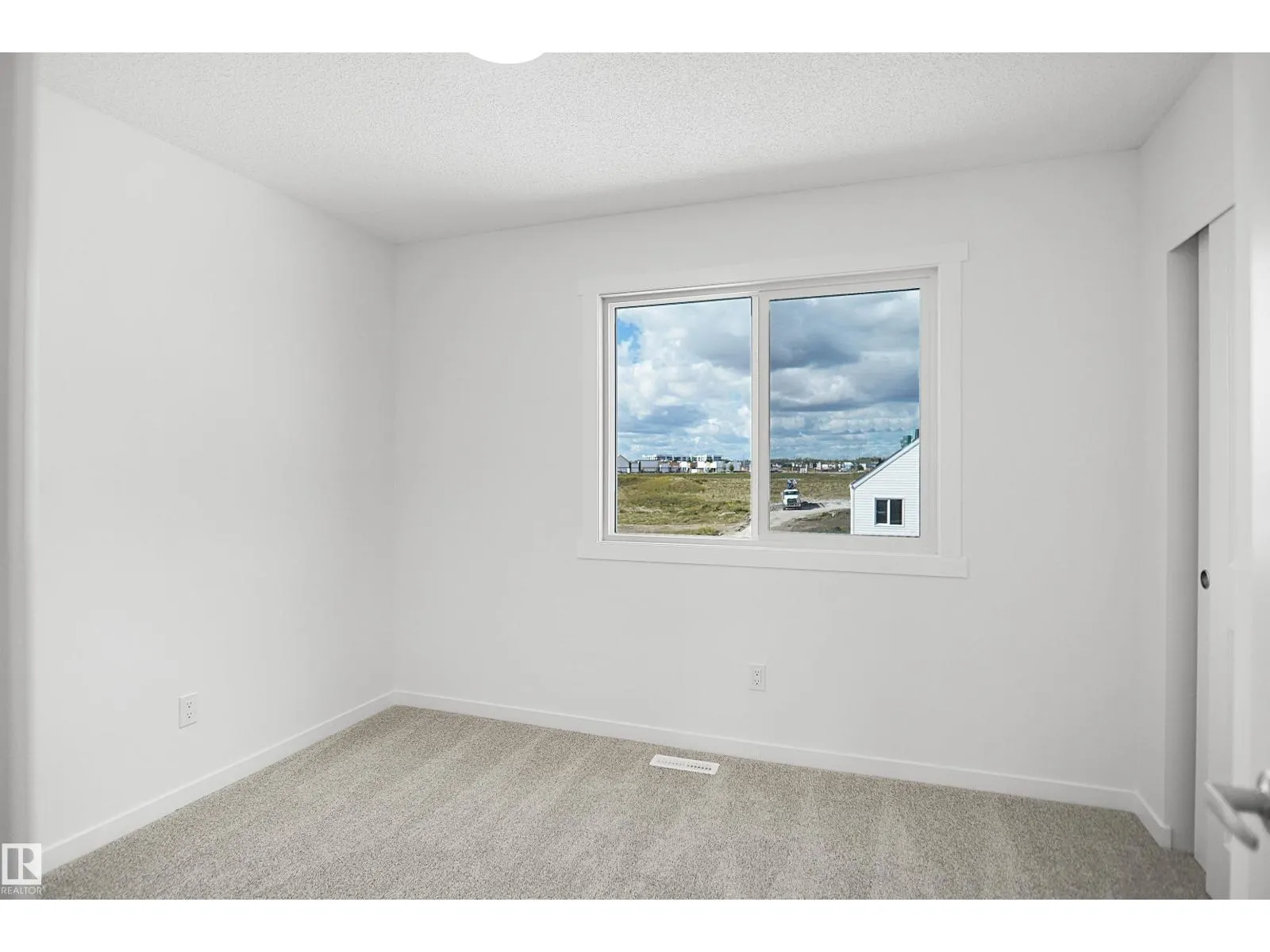 5174 RIVER'S EDGE WY NW