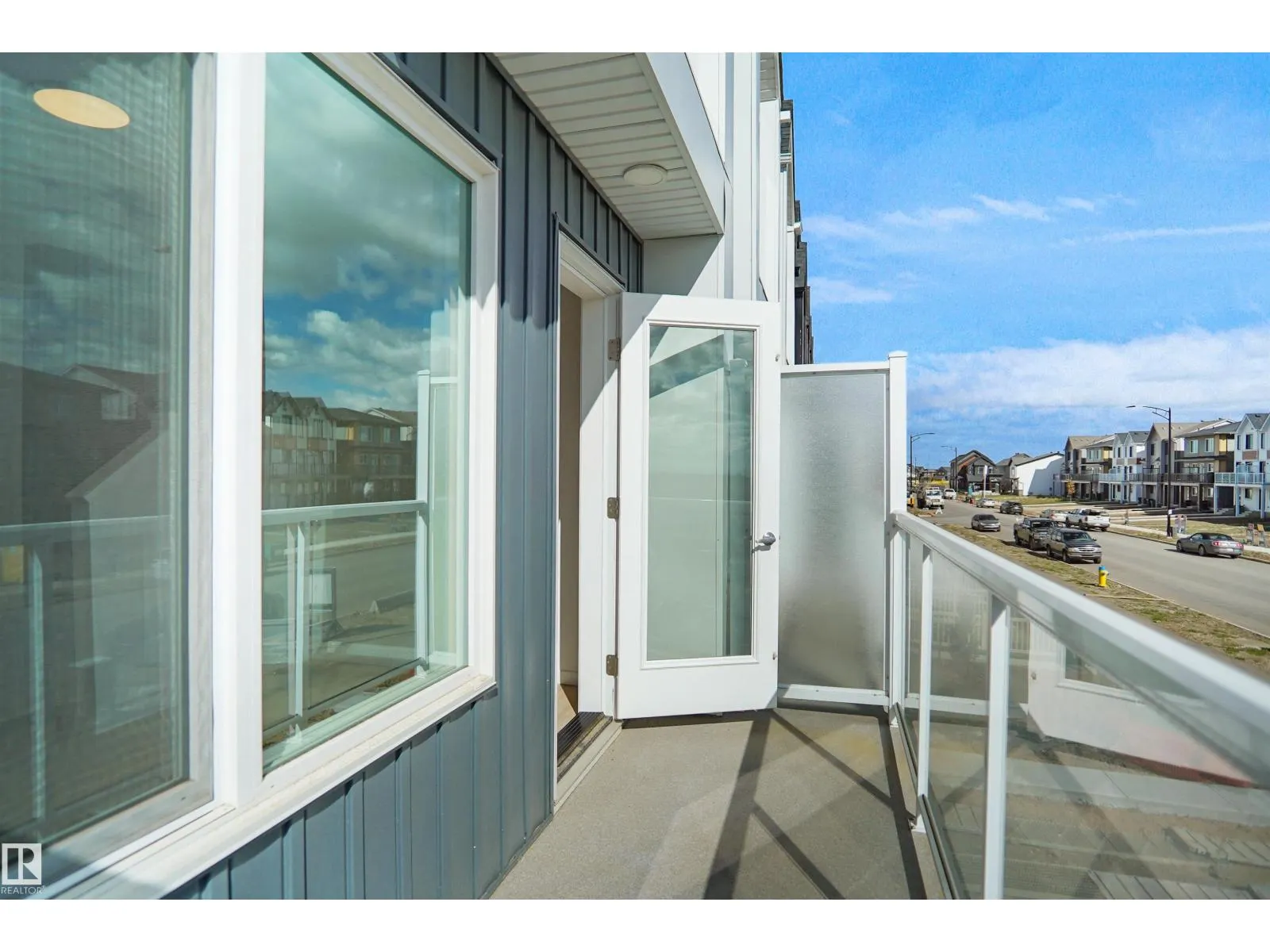 5174 RIVER'S EDGE WY NW
