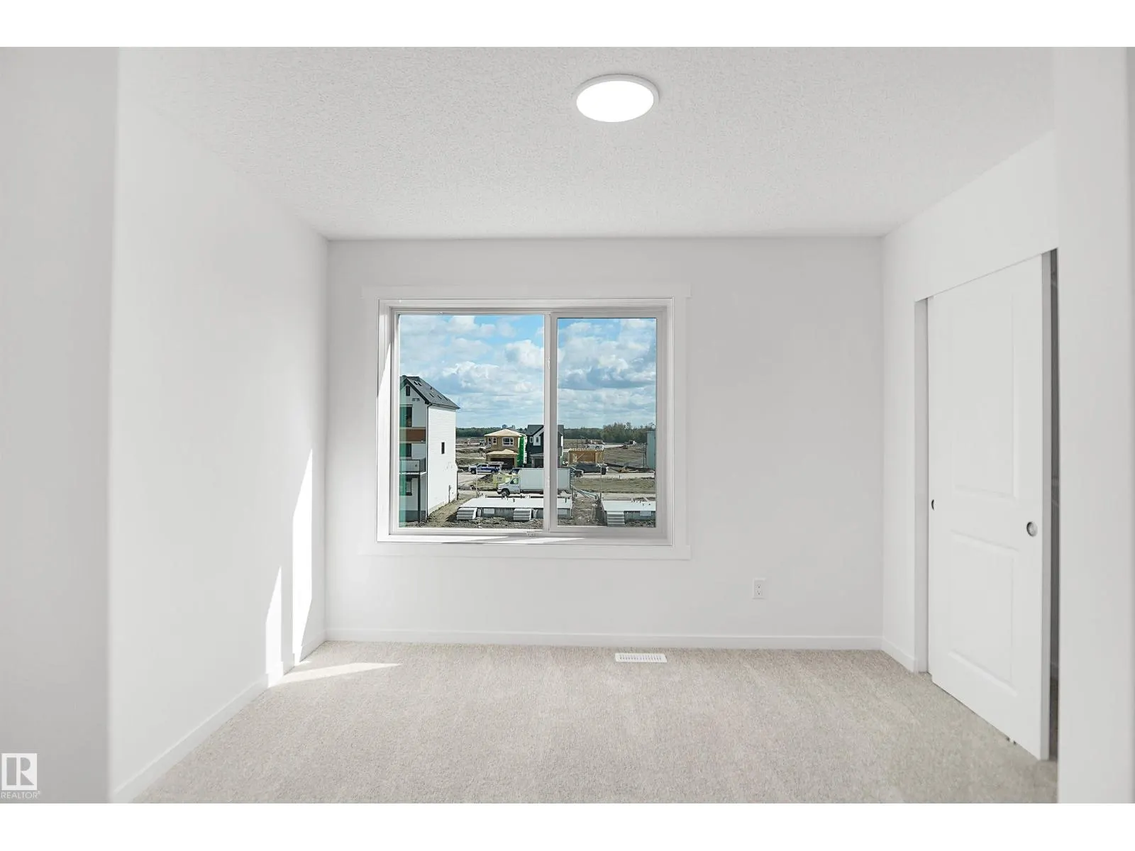 5174 RIVER'S EDGE WY NW
