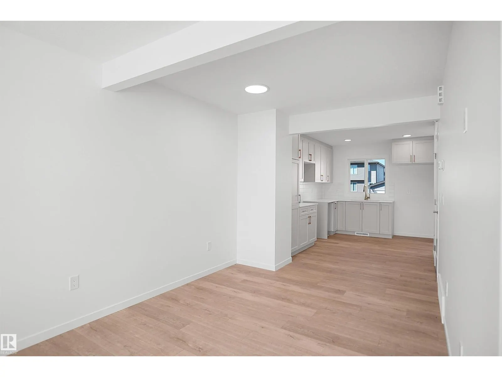 21006 24 AV NW