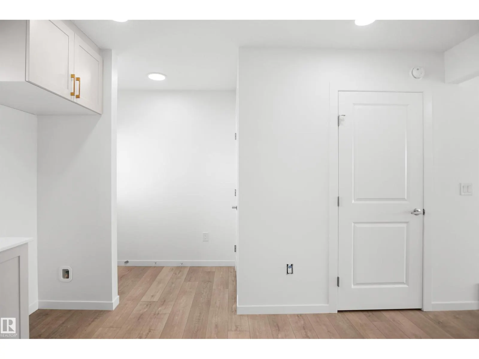 21006 24 AV NW