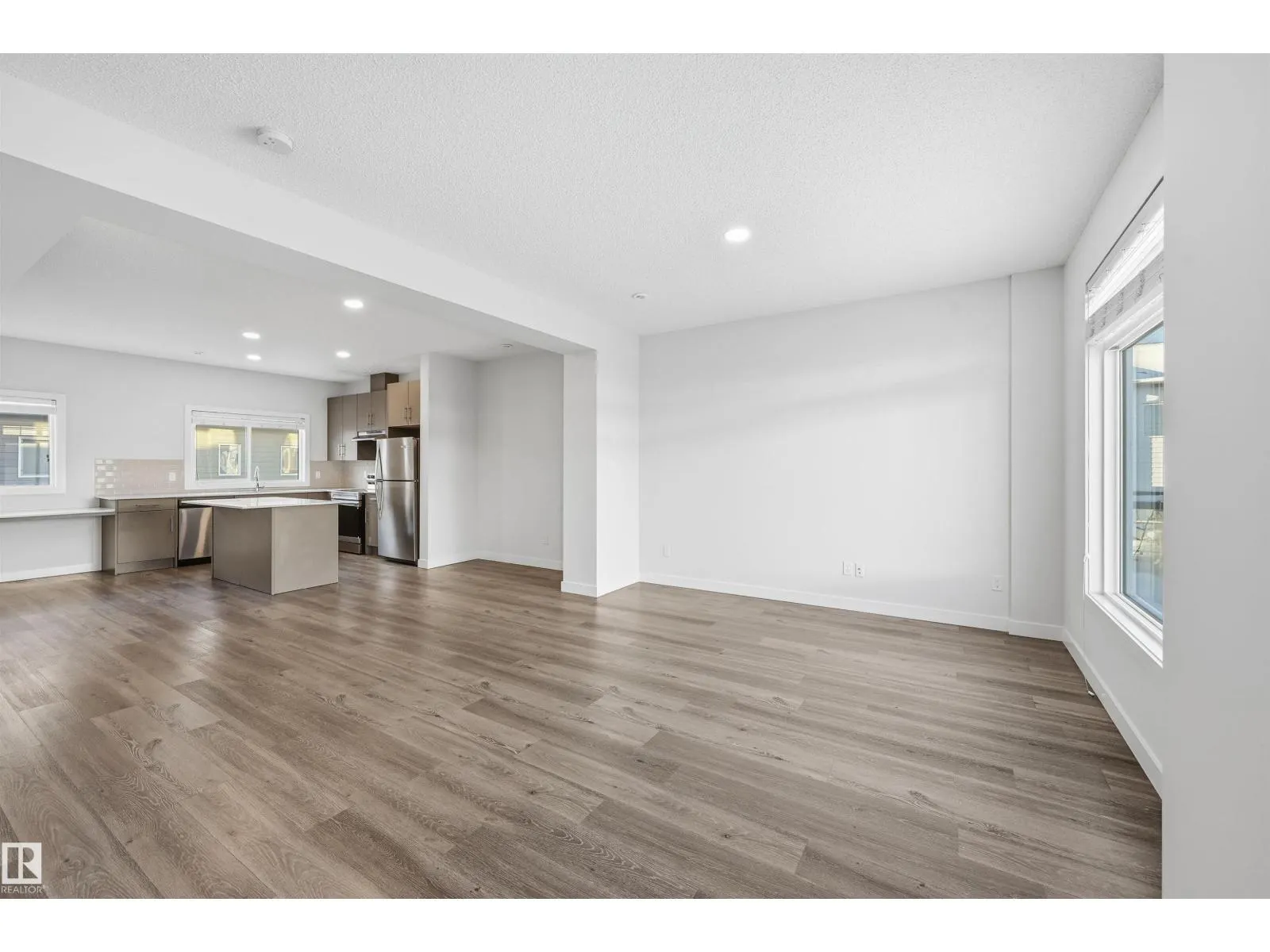 #54 804 WELSH DR SW