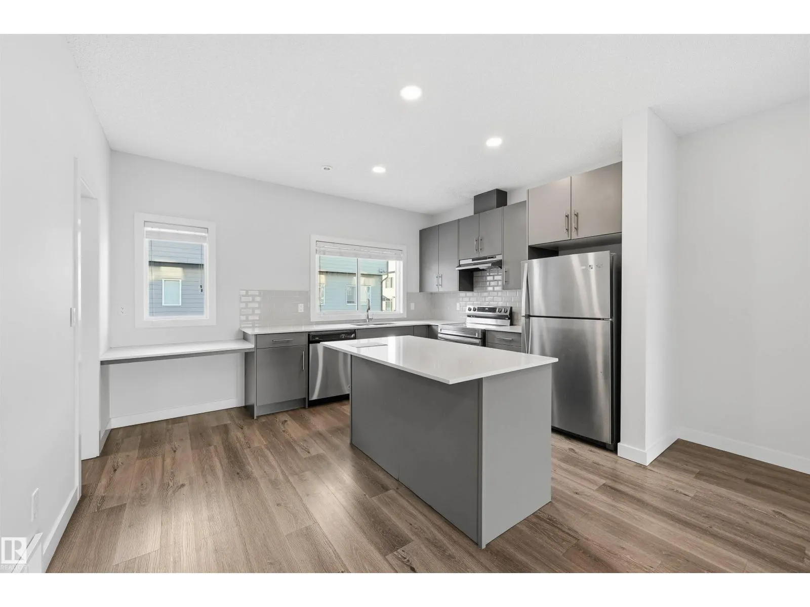 #54 804 WELSH DR SW