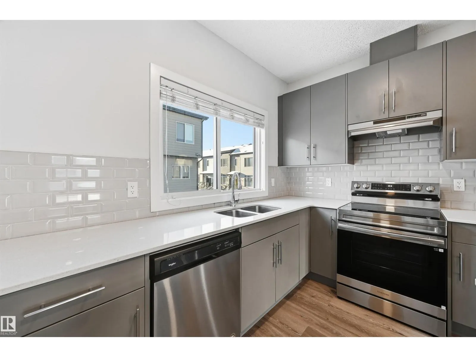 #54 804 WELSH DR SW