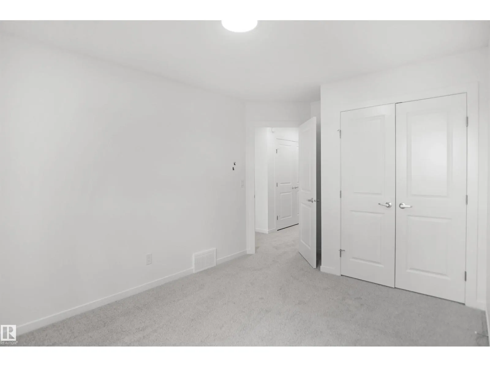 20917 24 AV NW