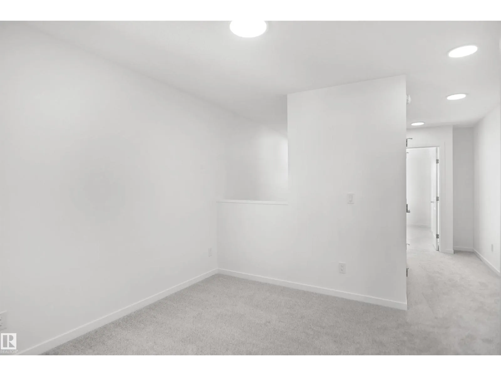 20917 24 AV NW