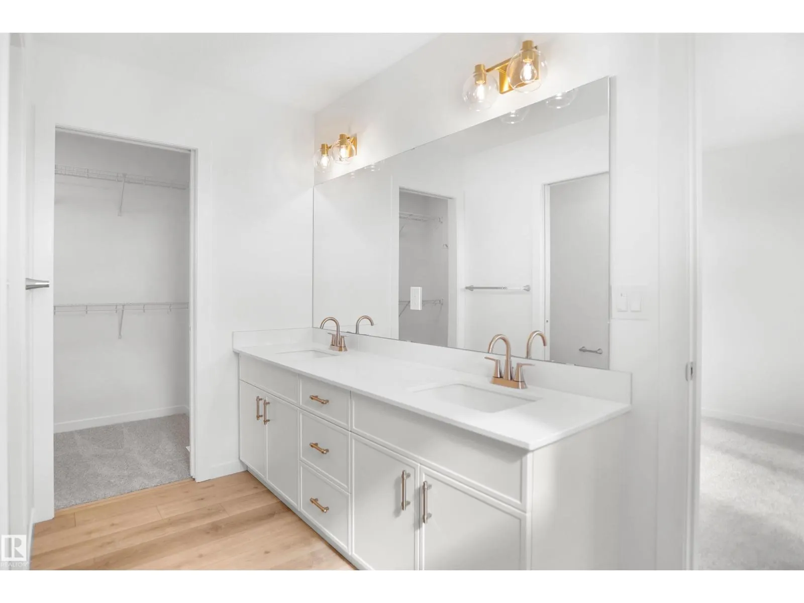 20917 24 AV NW