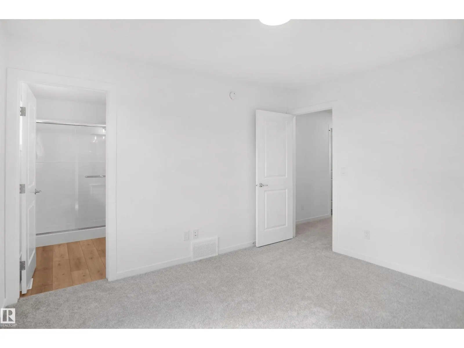 20917 24 AV NW