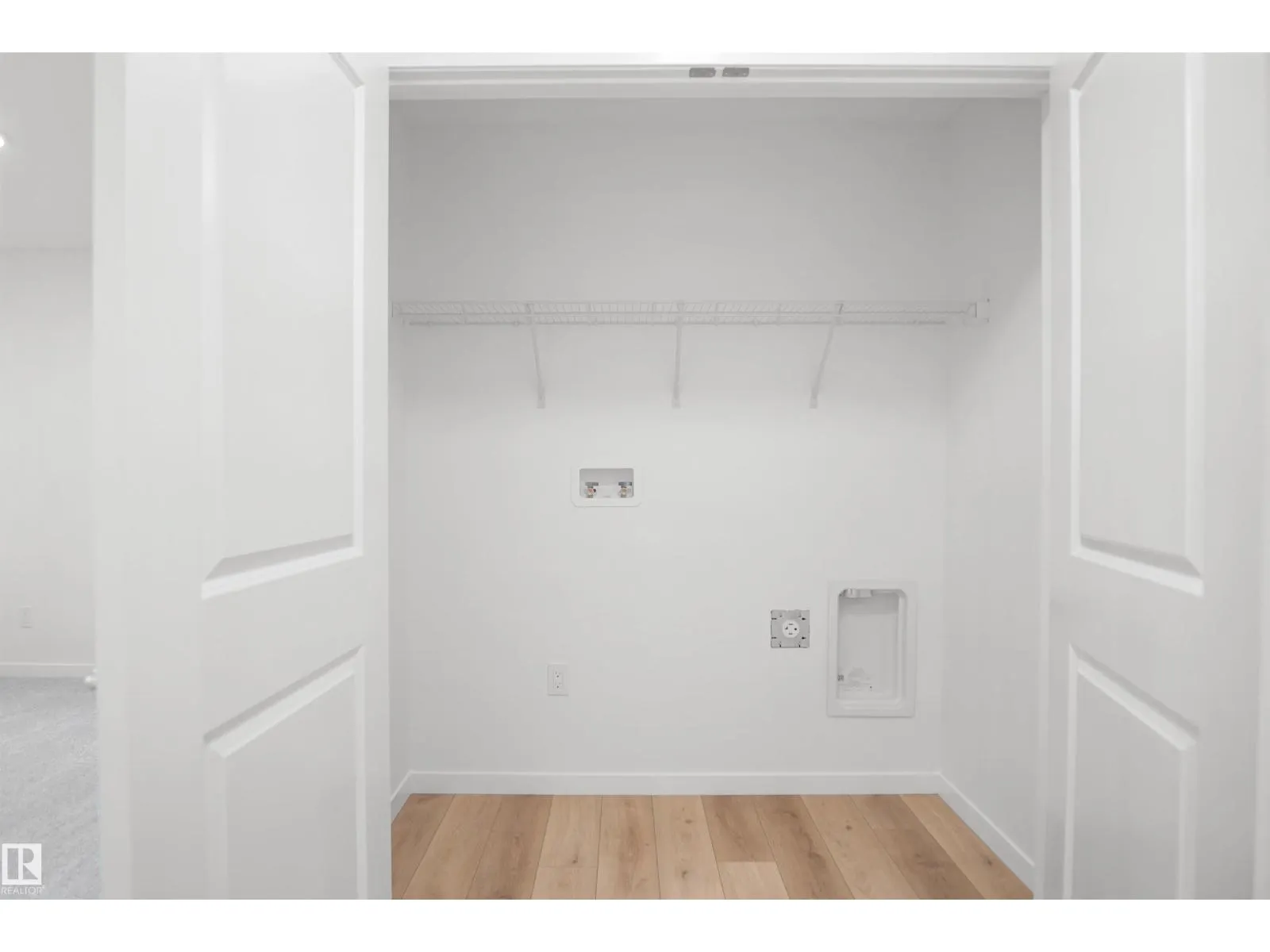 20917 24 AV NW