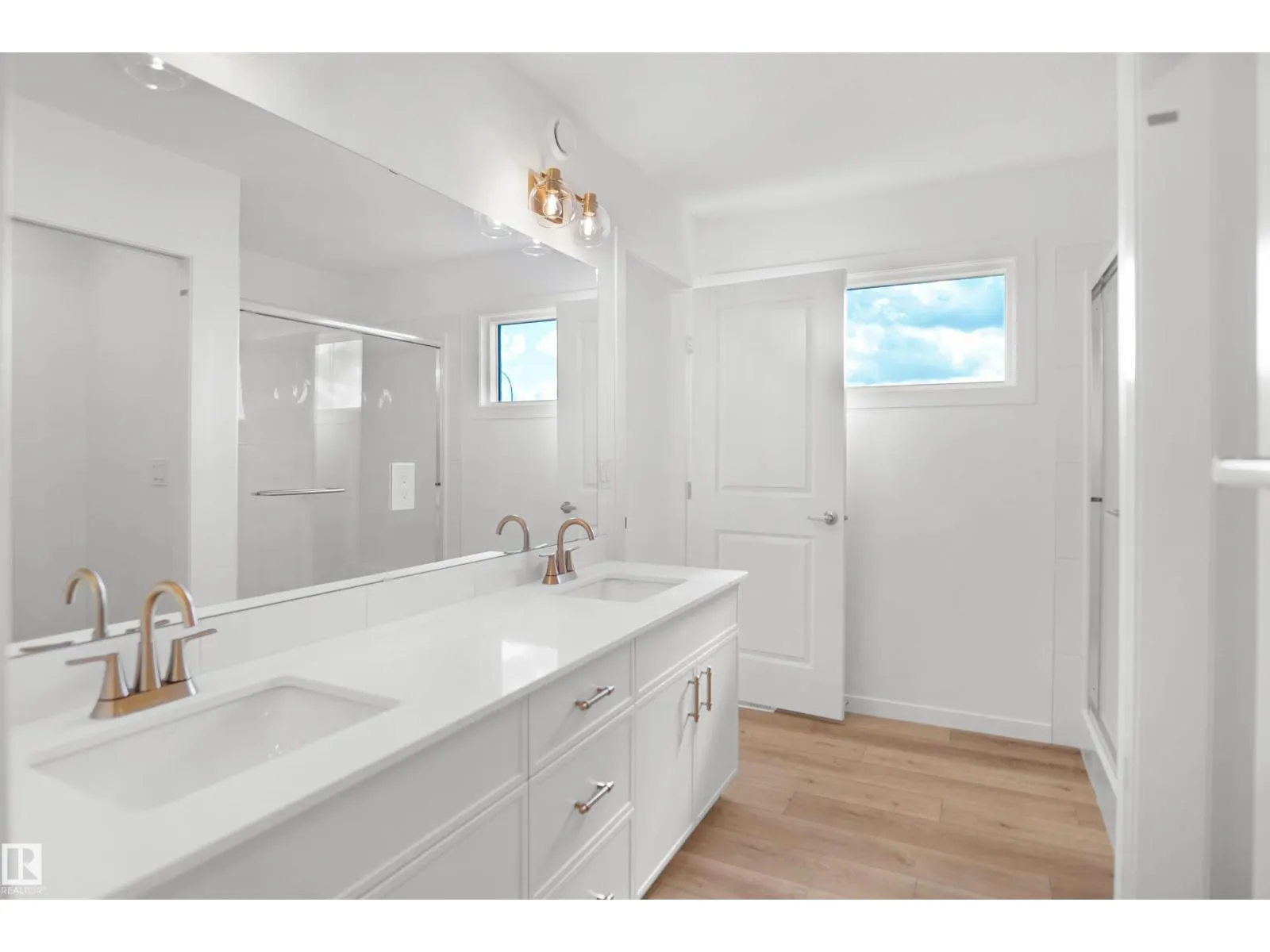 20917 24 AV NW