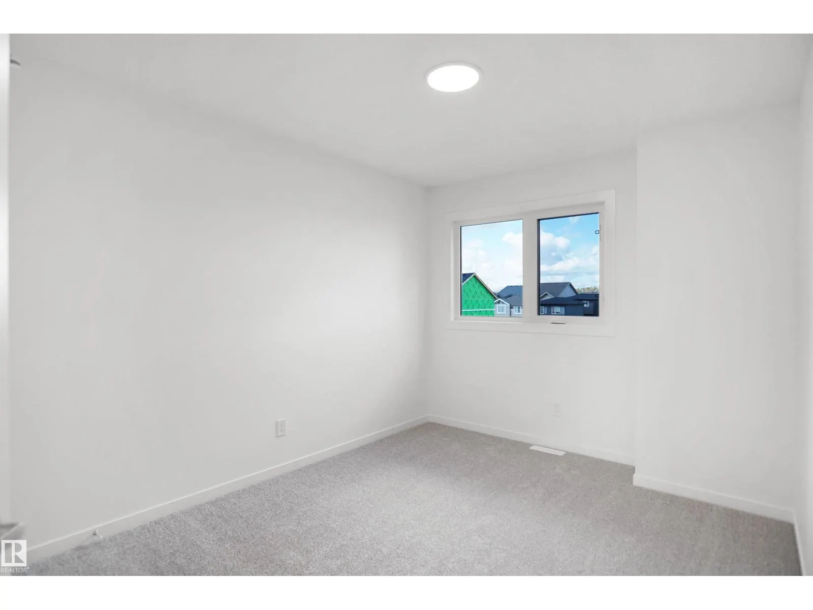 20917 24 AV NW