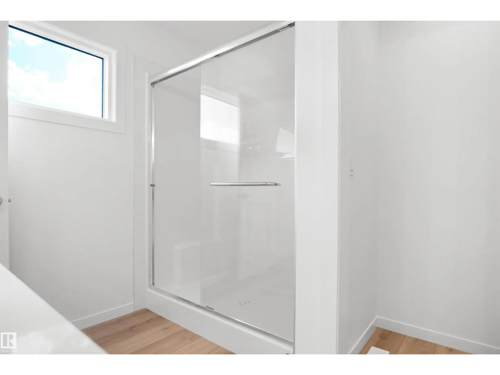 20917 24 AV NW
